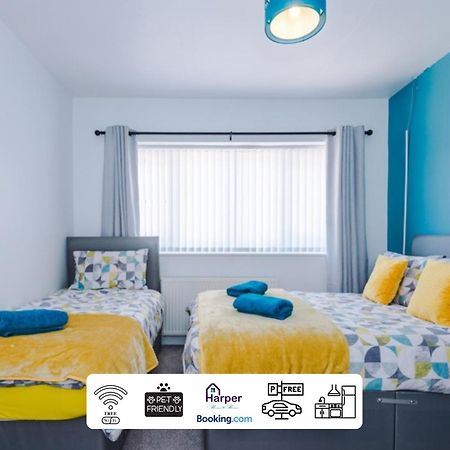Spacious Detached Bungalow By Harperletting Short Lets & Serviced Accommodation Buckely With Pool Table & Driveway Buckley Екстер'єр фото