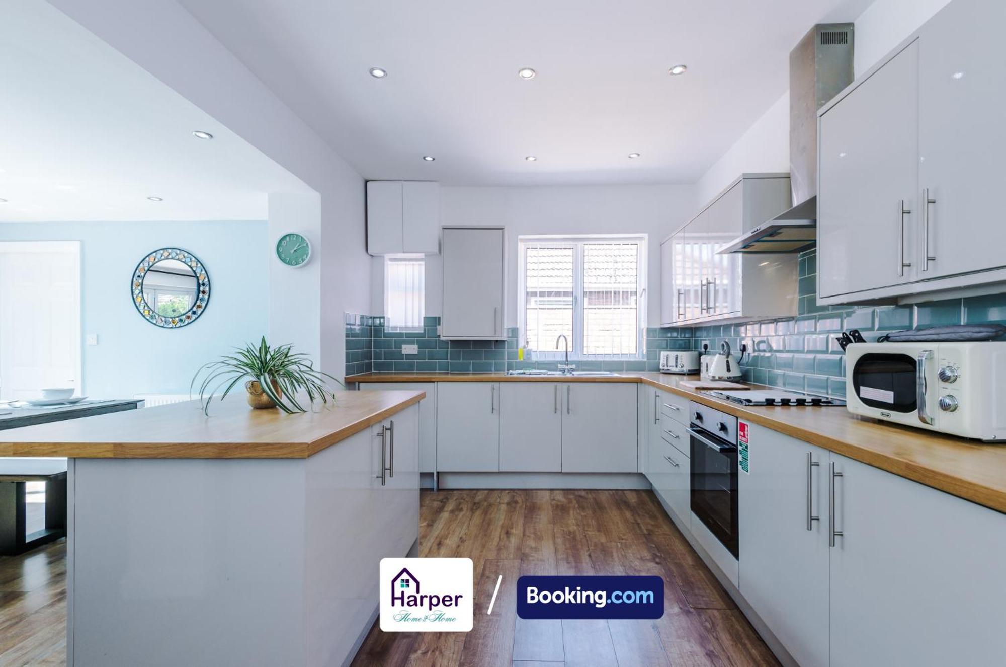 Spacious Detached Bungalow By Harperletting Short Lets & Serviced Accommodation Buckely With Pool Table & Driveway Buckley Екстер'єр фото
