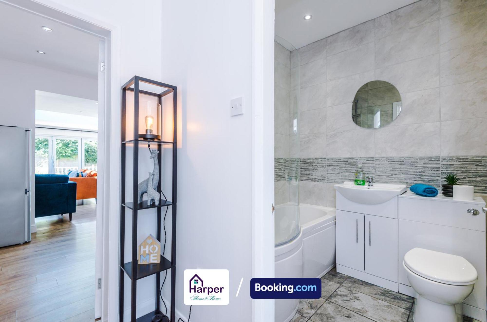 Spacious Detached Bungalow By Harperletting Short Lets & Serviced Accommodation Buckely With Pool Table & Driveway Buckley Екстер'єр фото