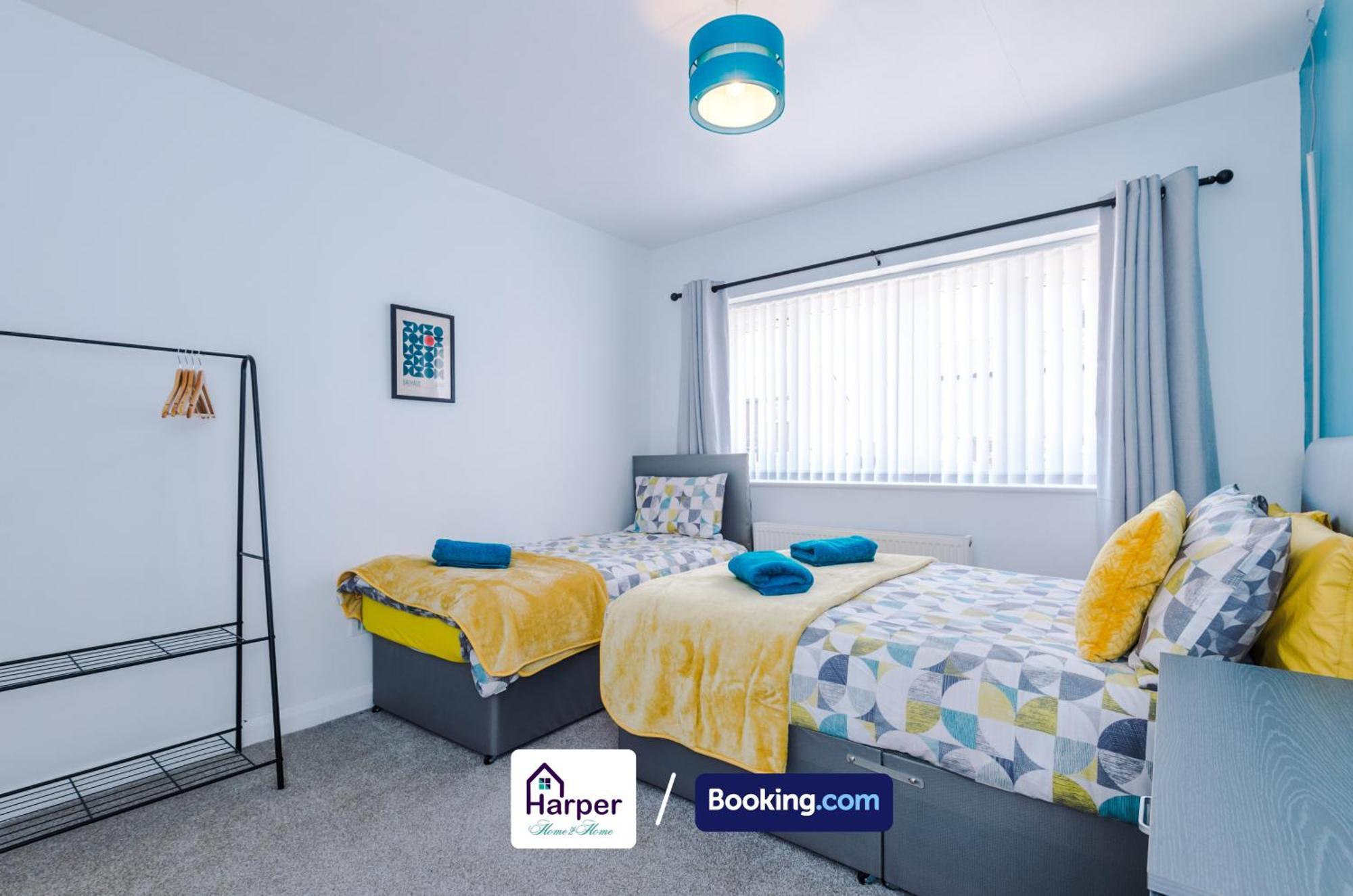 Spacious Detached Bungalow By Harperletting Short Lets & Serviced Accommodation Buckely With Pool Table & Driveway Buckley Екстер'єр фото