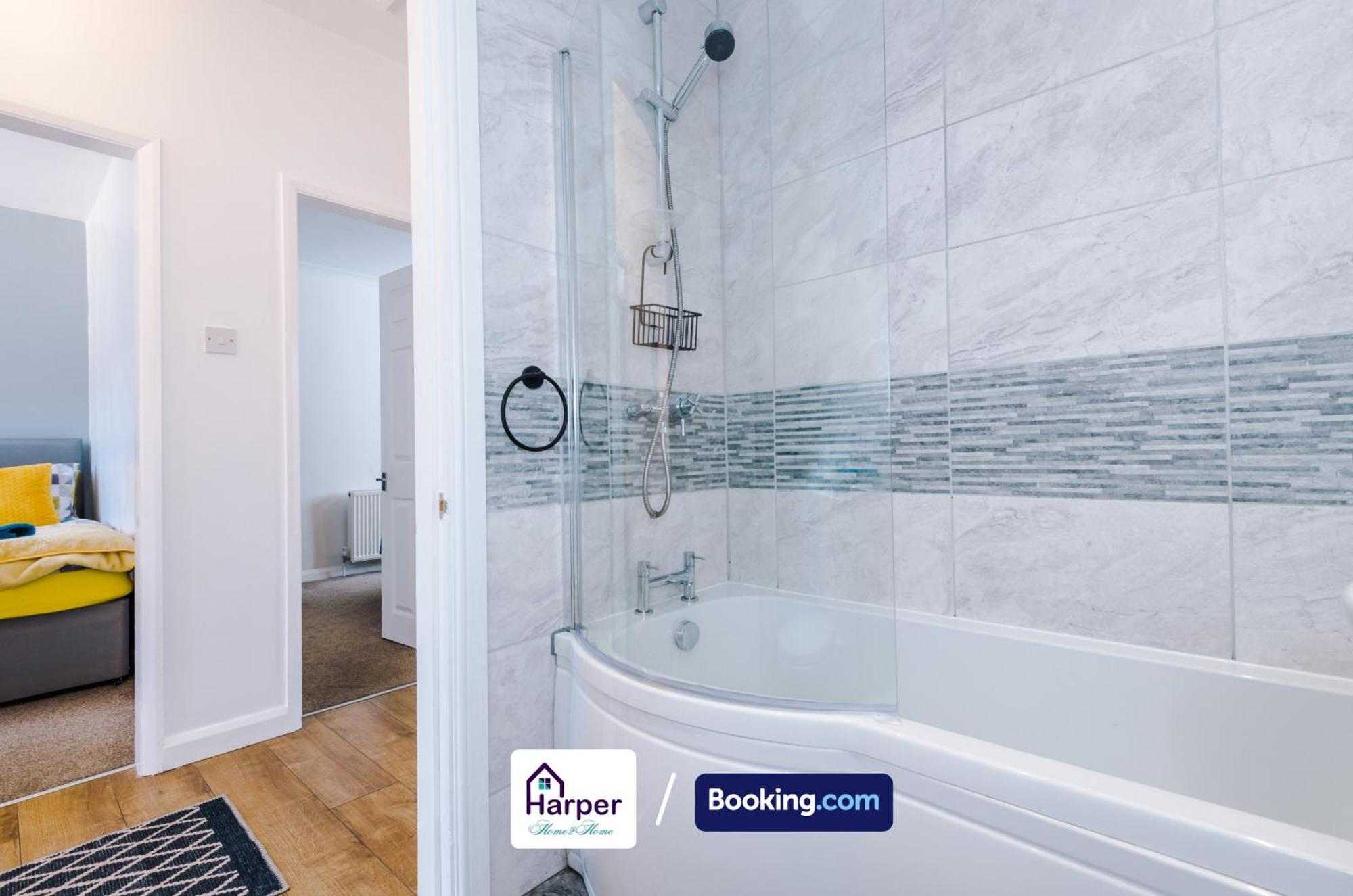 Spacious Detached Bungalow By Harperletting Short Lets & Serviced Accommodation Buckely With Pool Table & Driveway Buckley Екстер'єр фото
