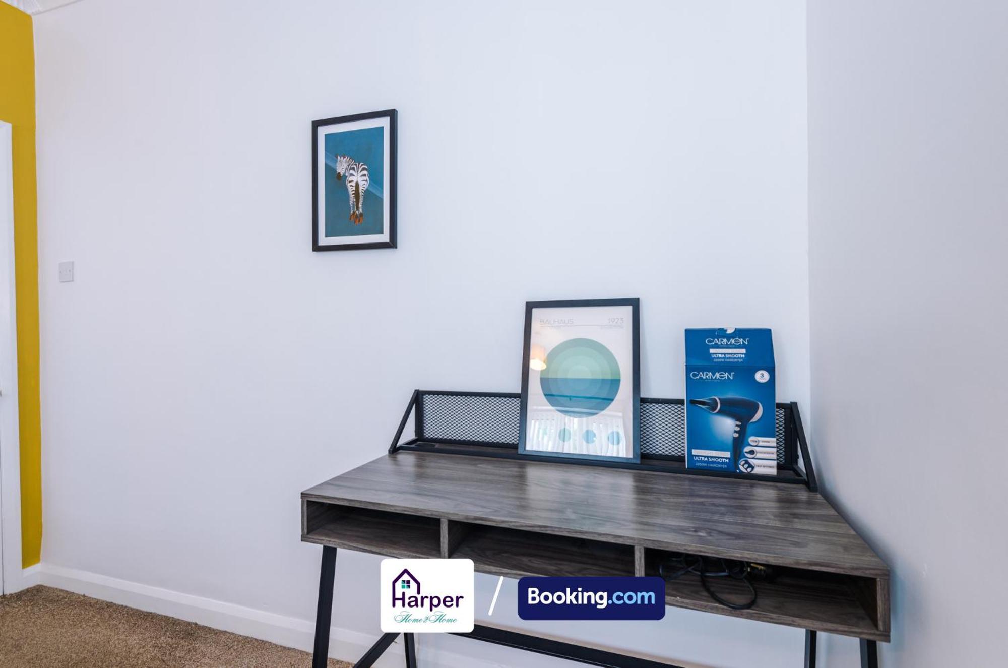 Spacious Detached Bungalow By Harperletting Short Lets & Serviced Accommodation Buckely With Pool Table & Driveway Buckley Екстер'єр фото